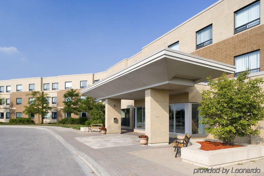 Residence & Conference Centre - King City Екстериор снимка