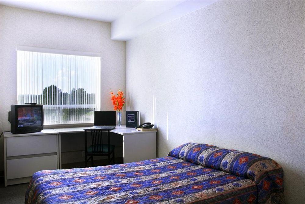 Residence & Conference Centre - King City Екстериор снимка